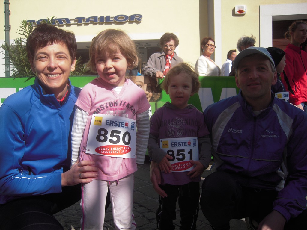 Penthissimo vor dem Start des Energy Run 2011 - Sonja, Alina, Bianca und Jürgen