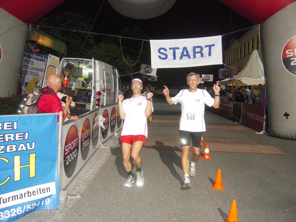 Stinatz-HM 2013 - Jürgen beim gemeinsamen Zieleinlauf mit Harald